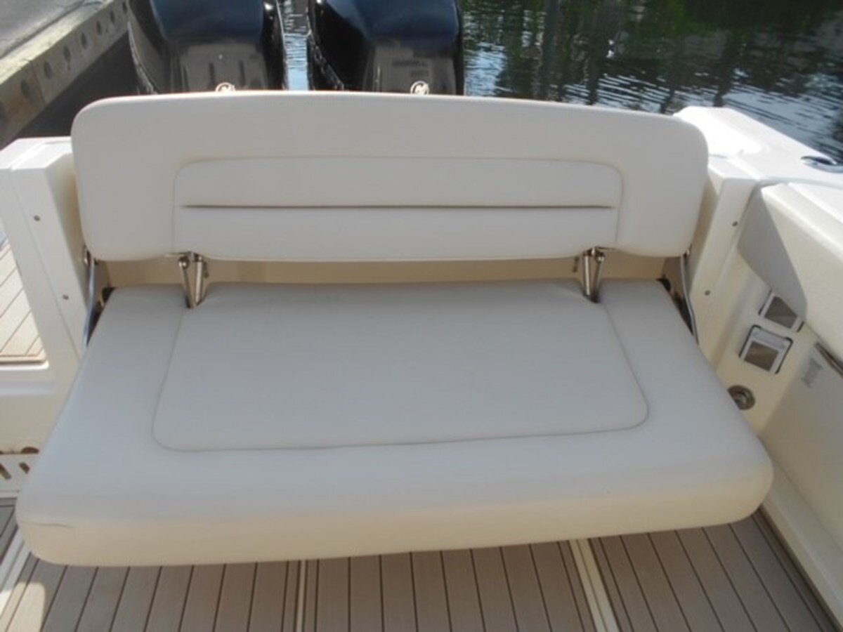 2015-boston-whaler-27-5b6fcf