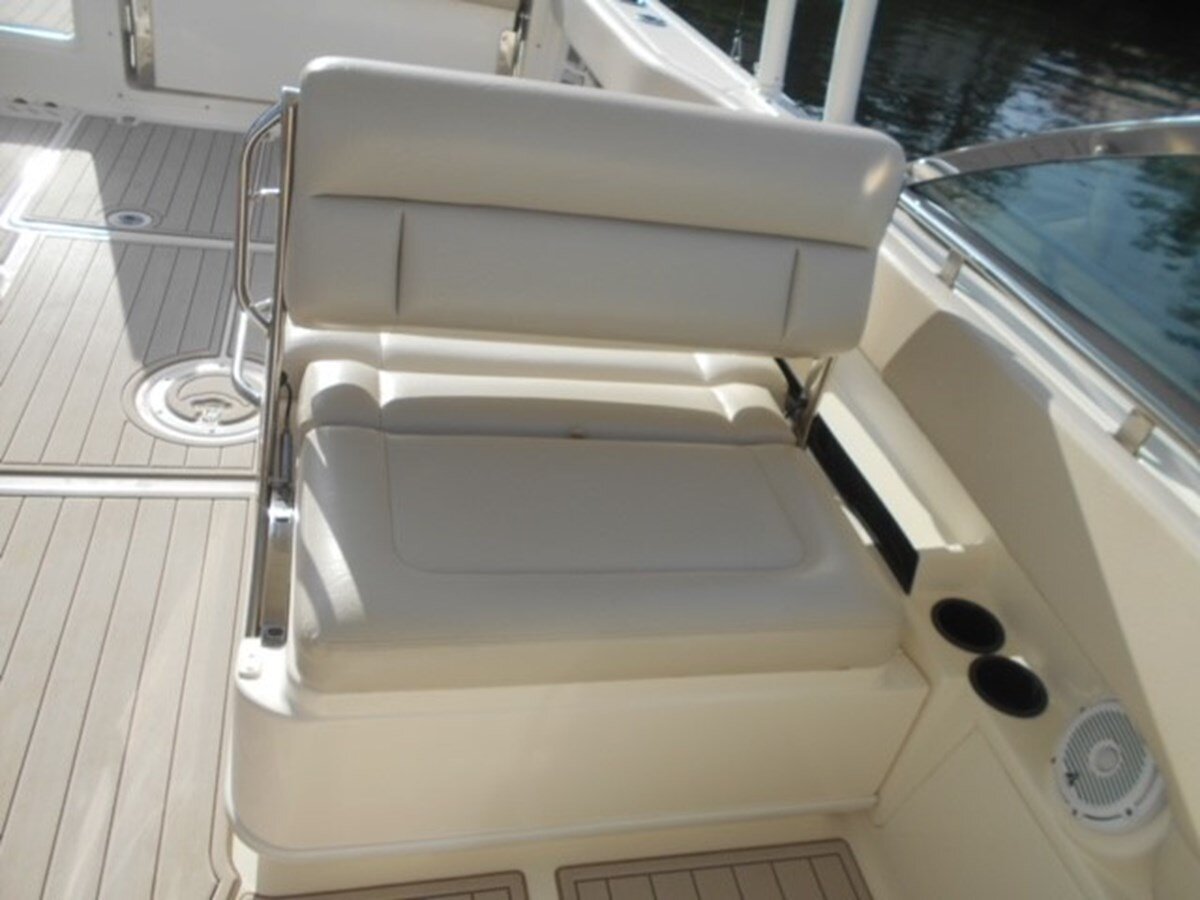 2015-boston-whaler-27-5b6fcf