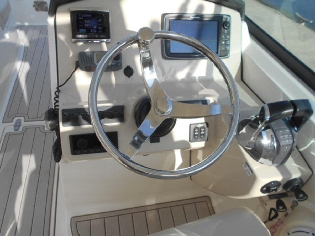 2015-boston-whaler-27-5b6fcf