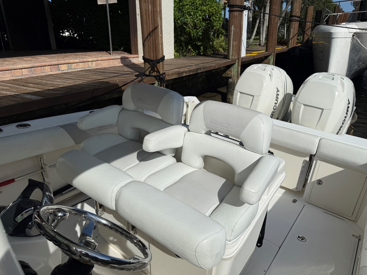 2015-boston-whaler-28-25b67e