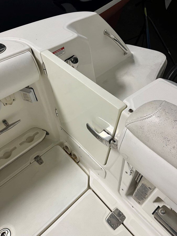 2015-boston-whaler-35-9-2b3e2c