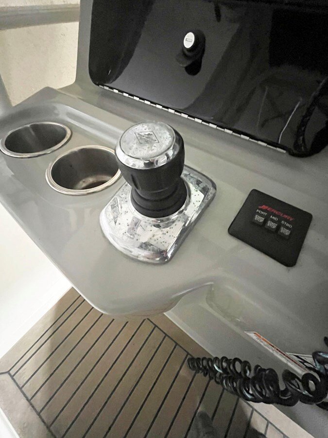 2015-boston-whaler-35-9-2b3e2c