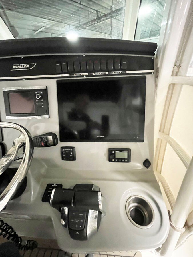 2015-boston-whaler-35-9-2b3e2c
