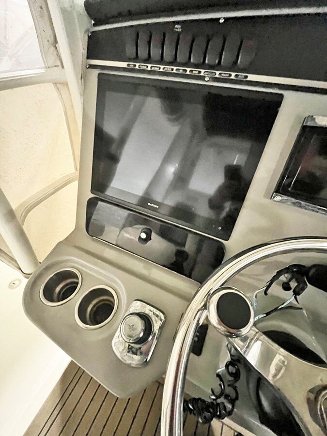 2015-boston-whaler-35-9-2b3e2c