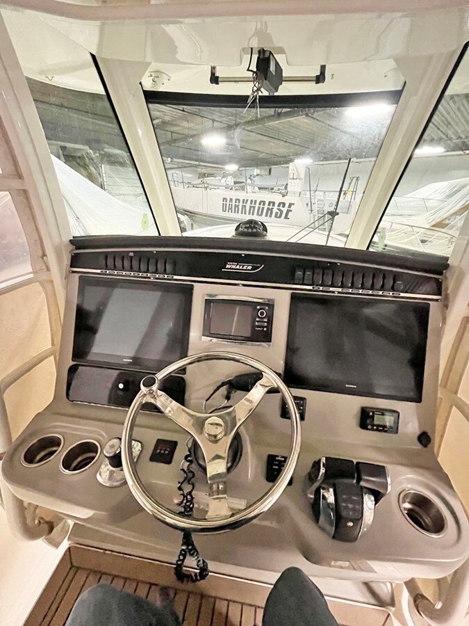 2015-boston-whaler-35-9-2b3e2c