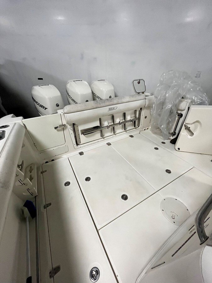 2015-boston-whaler-35-9-2b3e2c