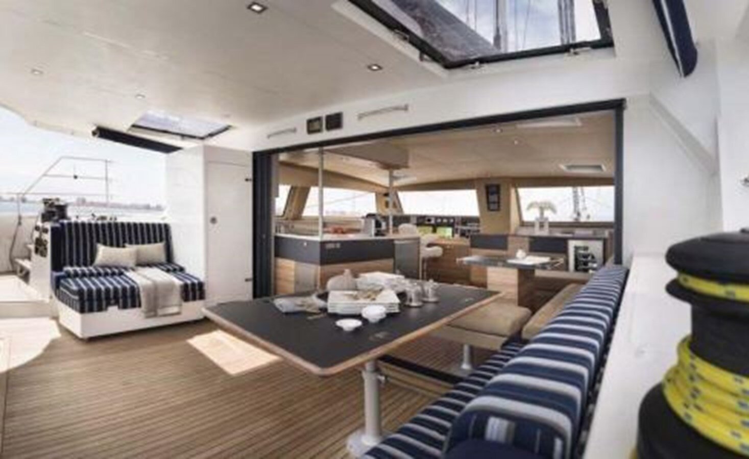 2015 CATANA 68' 6