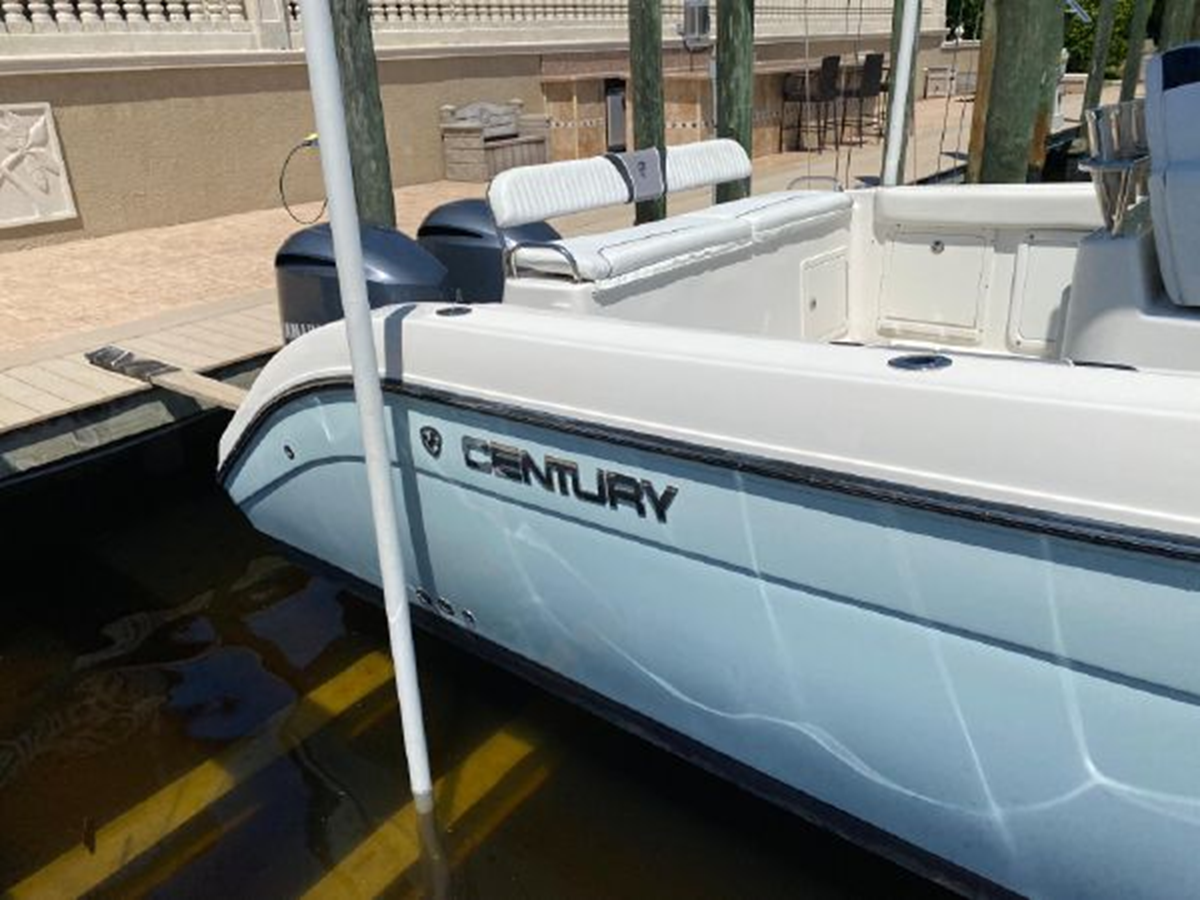 2015-century-boats-32-9d17f6