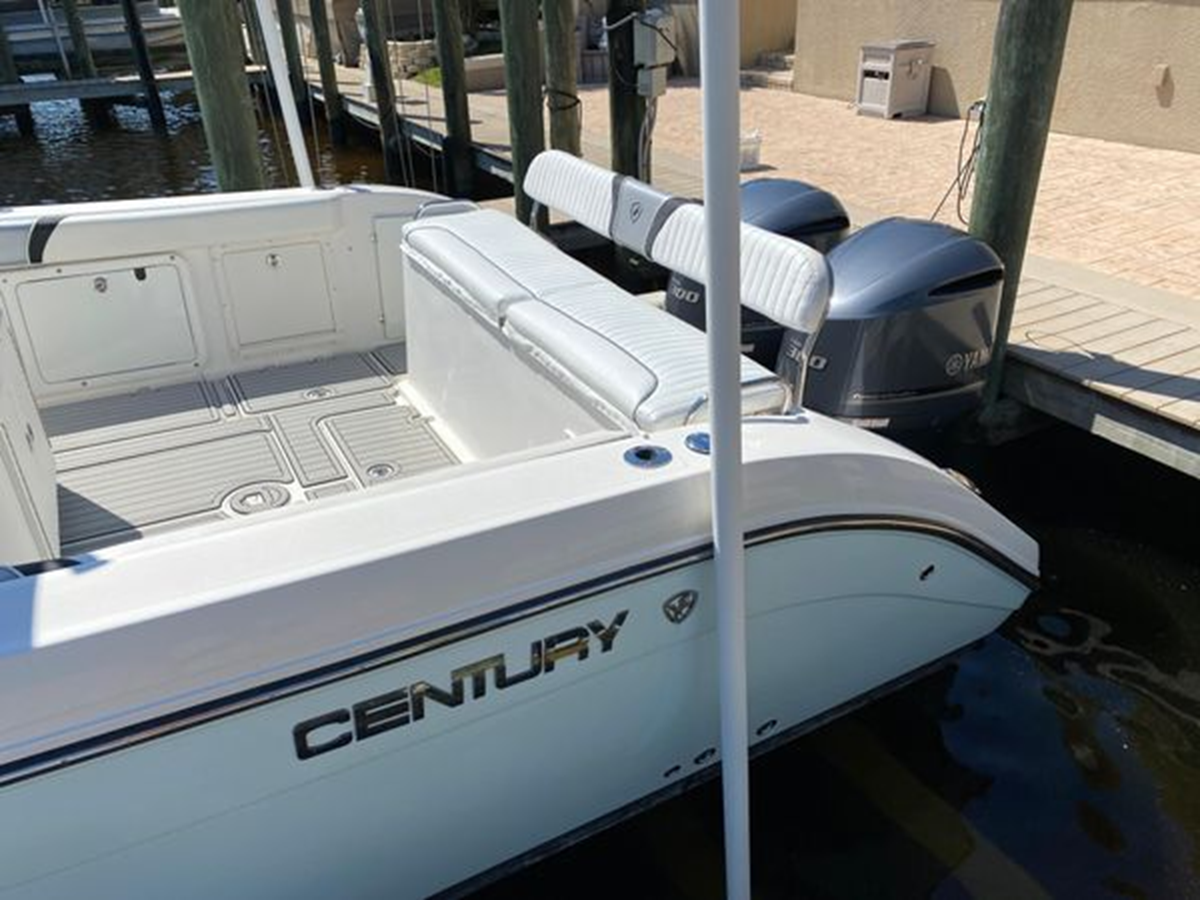 2015-century-boats-32-9d17f6