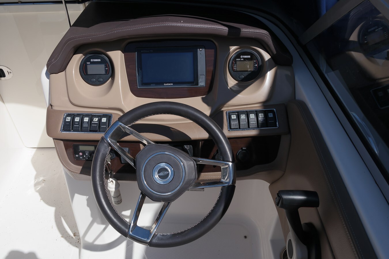 2015-chaparral-24-10-5bc505