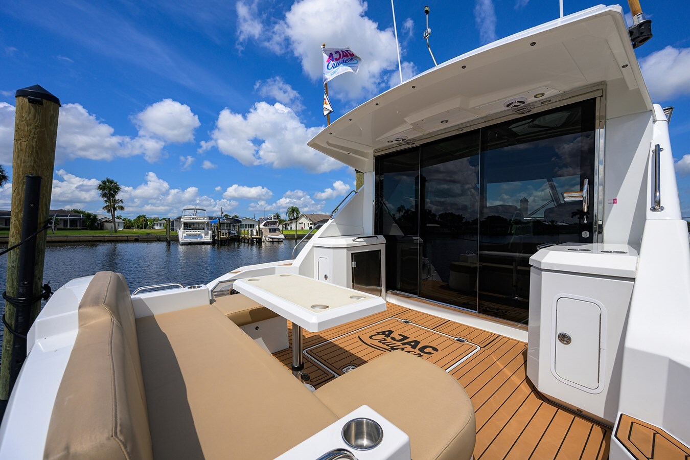 2015-cruiser-yachts-48-1b4d2f