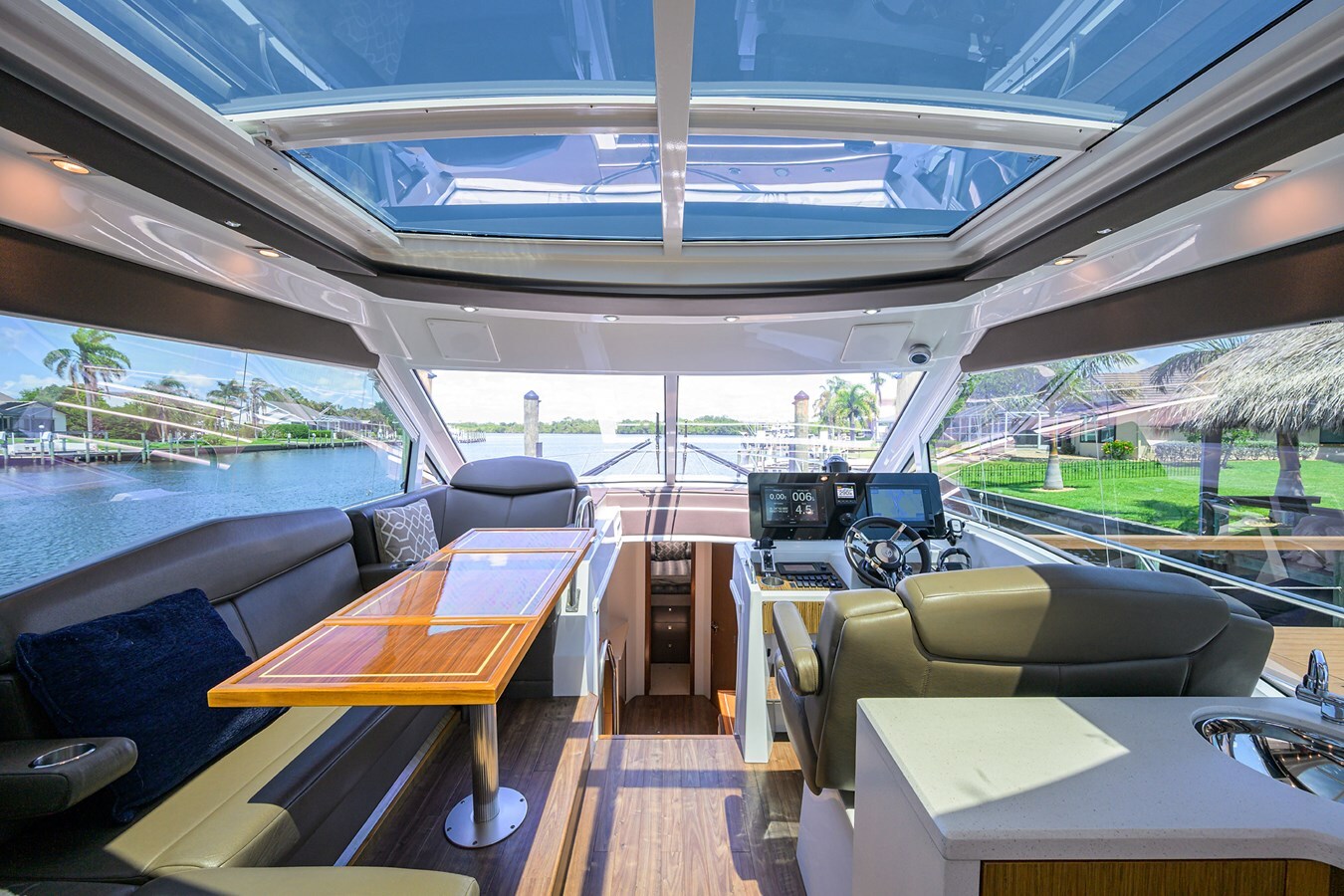 2015-cruiser-yachts-48-1b4d2f