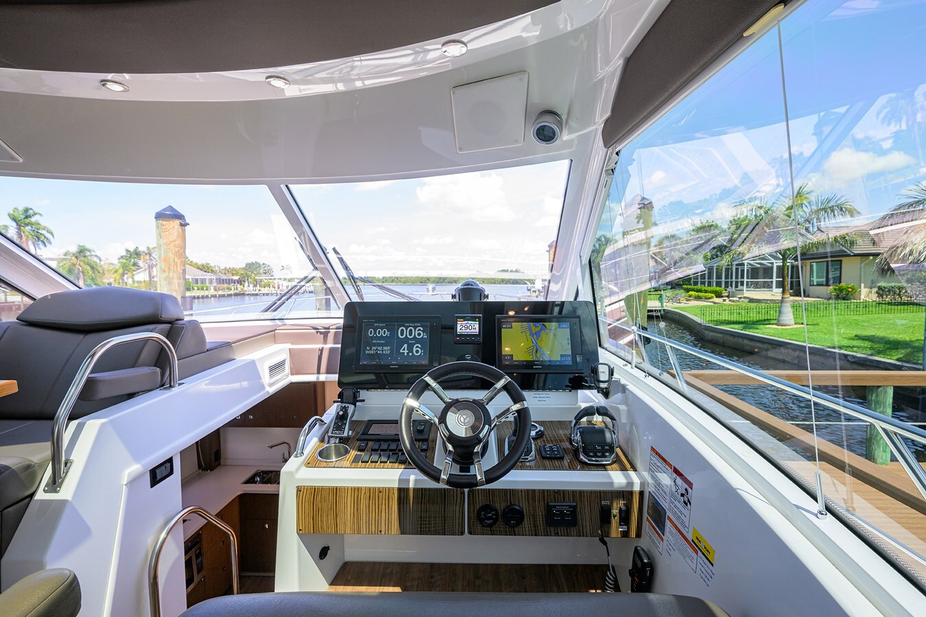 2015-cruiser-yachts-48-1b4d2f