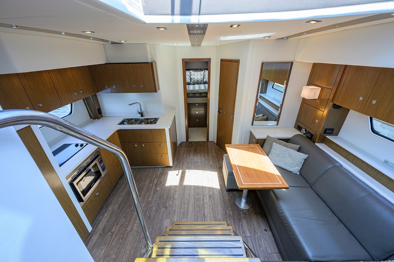 2015-cruiser-yachts-48-1b4d2f