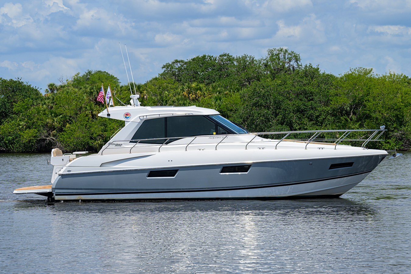 2015-cruiser-yachts-48-1b4d2f