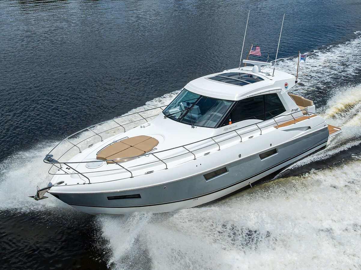 2015-cruiser-yachts-48-1b4d2f