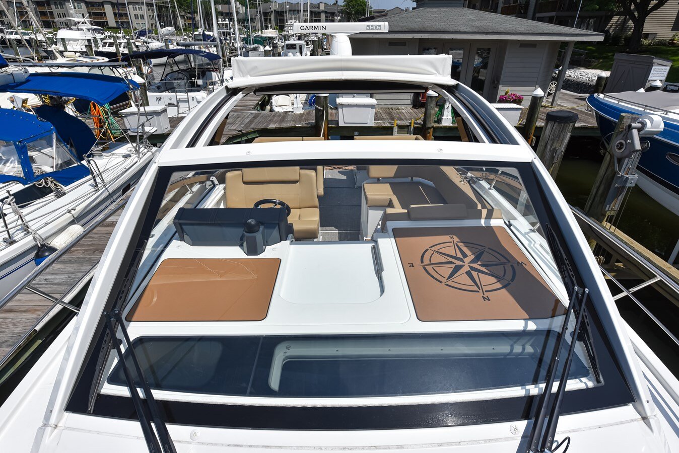 2015-cruisers-yachts-39-71770c