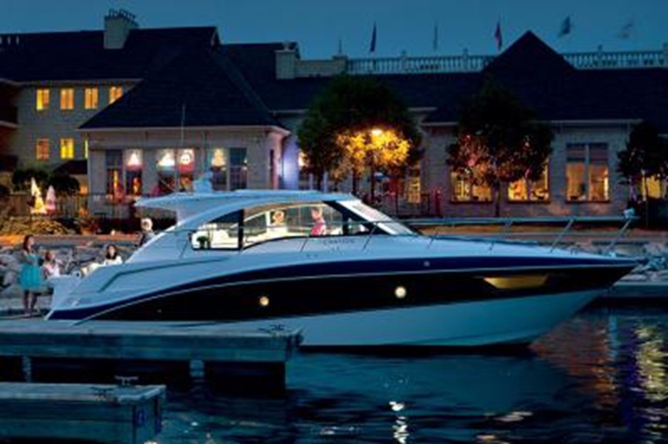 2015-cruisers-yachts-41-2aa49b