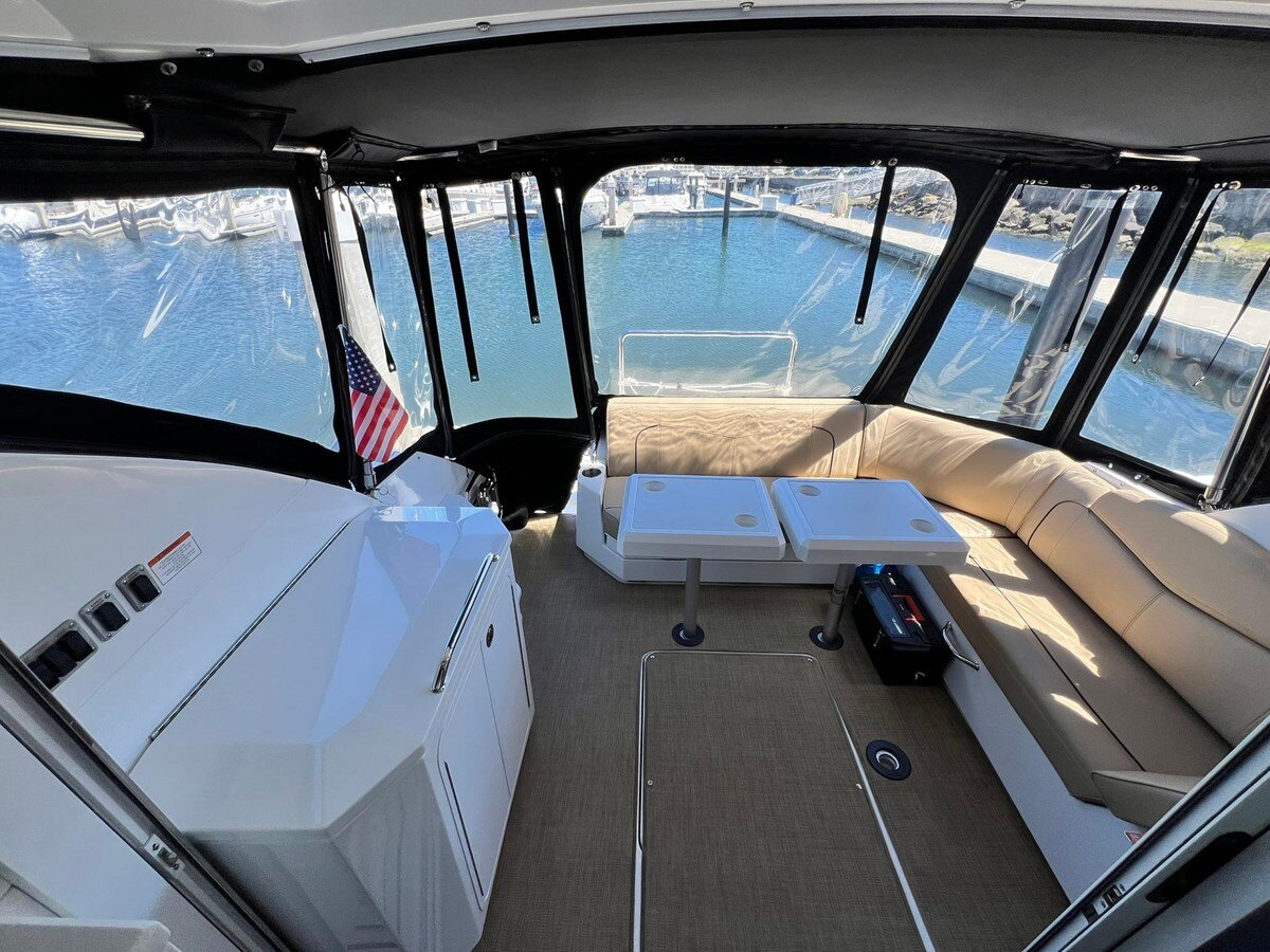2015-cruisers-yachts-41-2aa49b