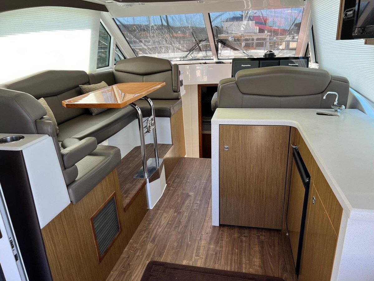 2015-cruisers-yachts-41-2aa49b