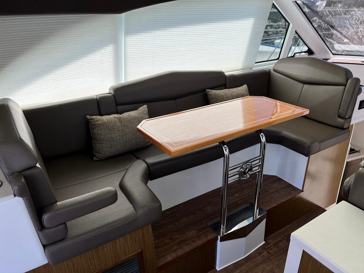 2015-cruisers-yachts-41-2aa49b