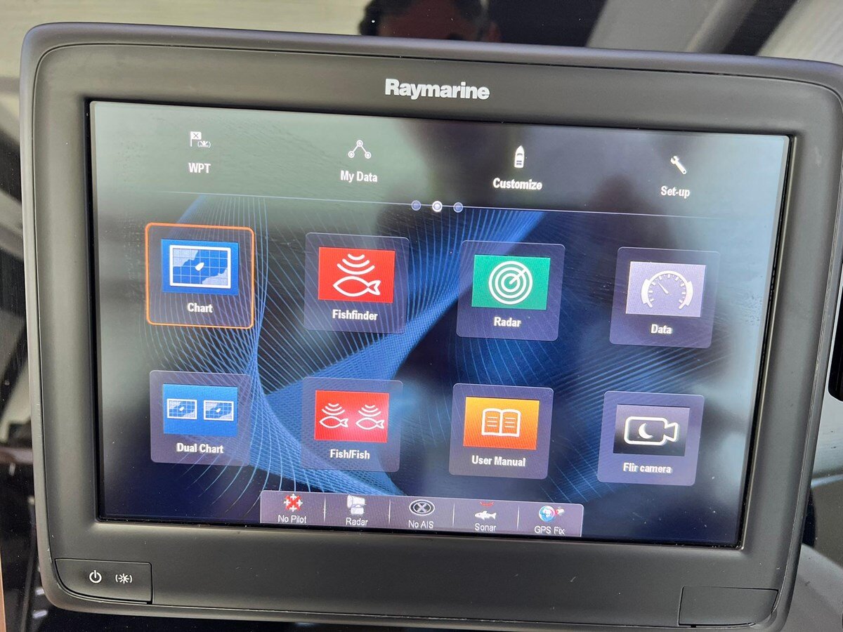 2015-cruisers-yachts-41-2aa49b