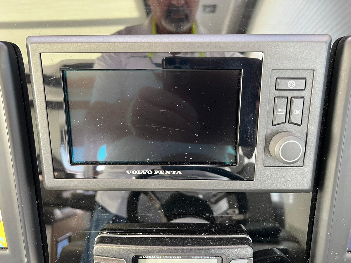 2015-cruisers-yachts-41-2aa49b