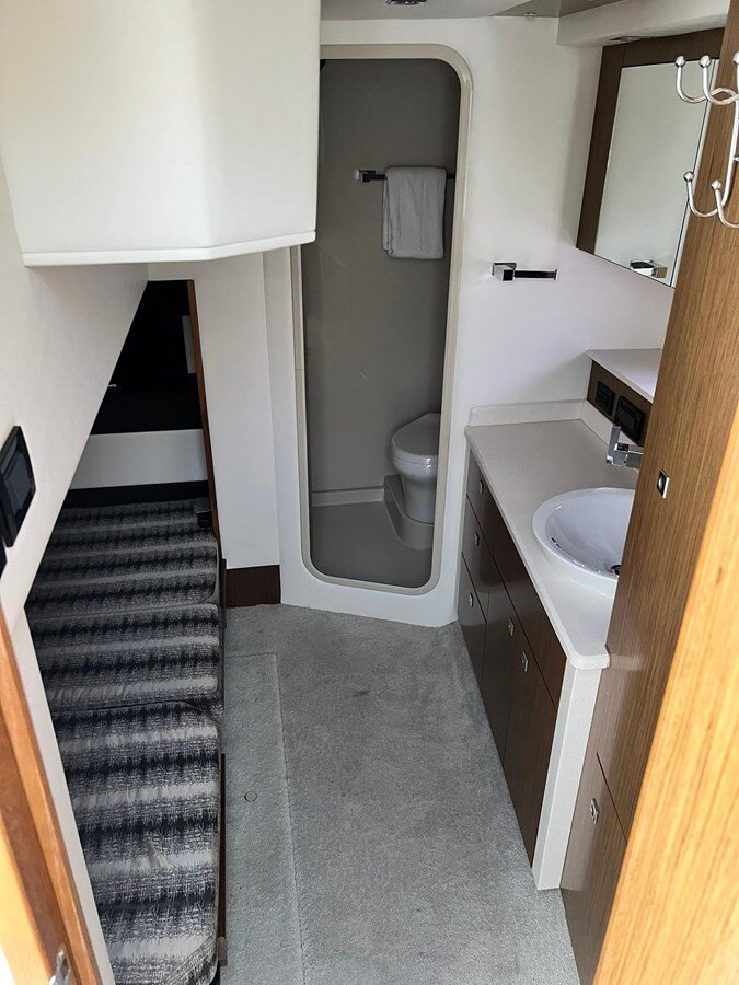 2015-cruisers-yachts-41-2aa49b