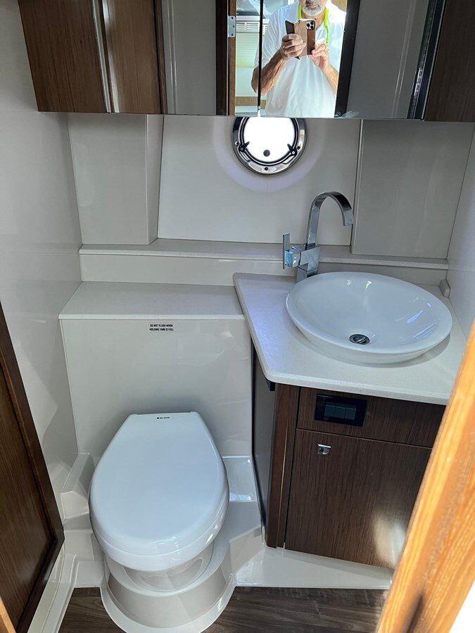 2015-cruisers-yachts-41-2aa49b