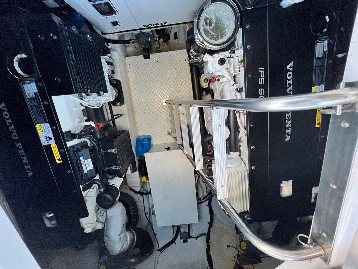 2015-cruisers-yachts-41-2aa49b