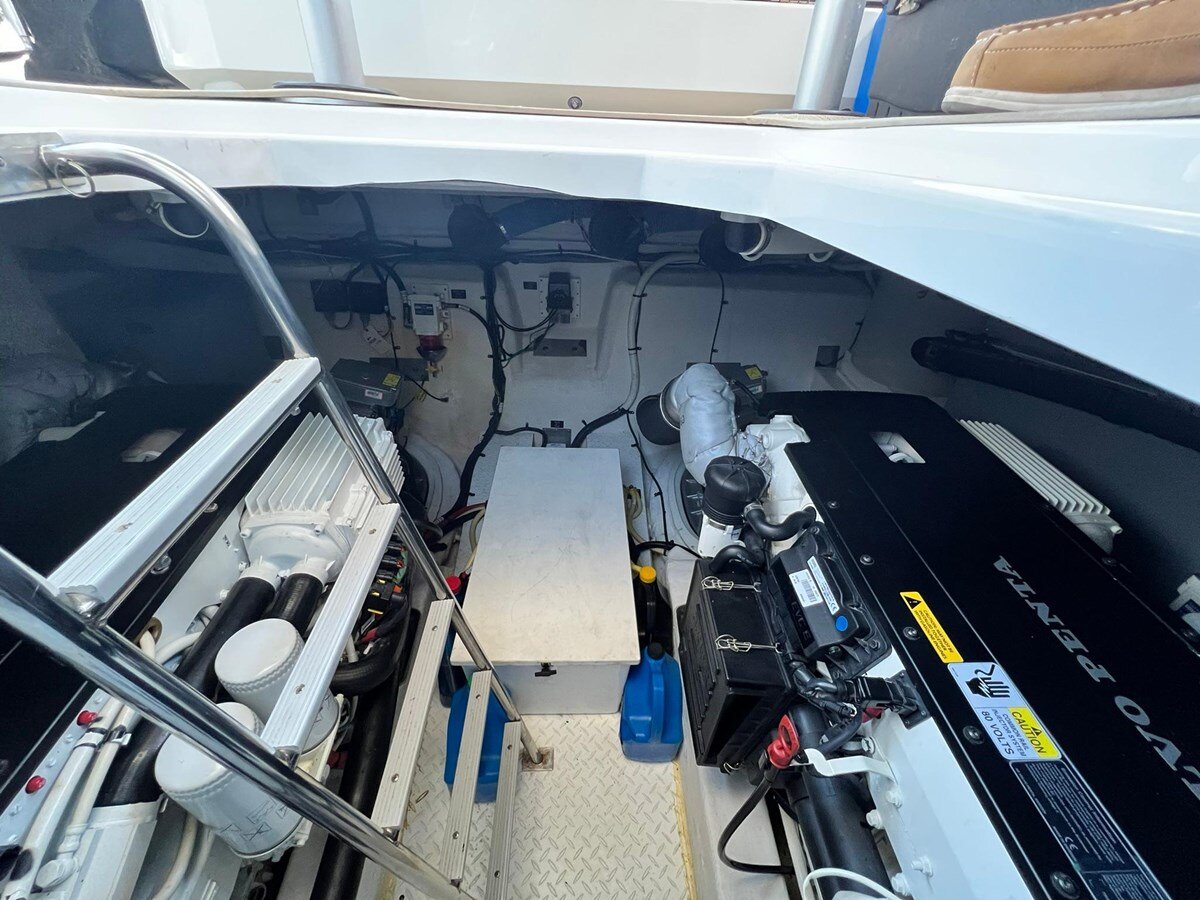 2015-cruisers-yachts-41-2aa49b