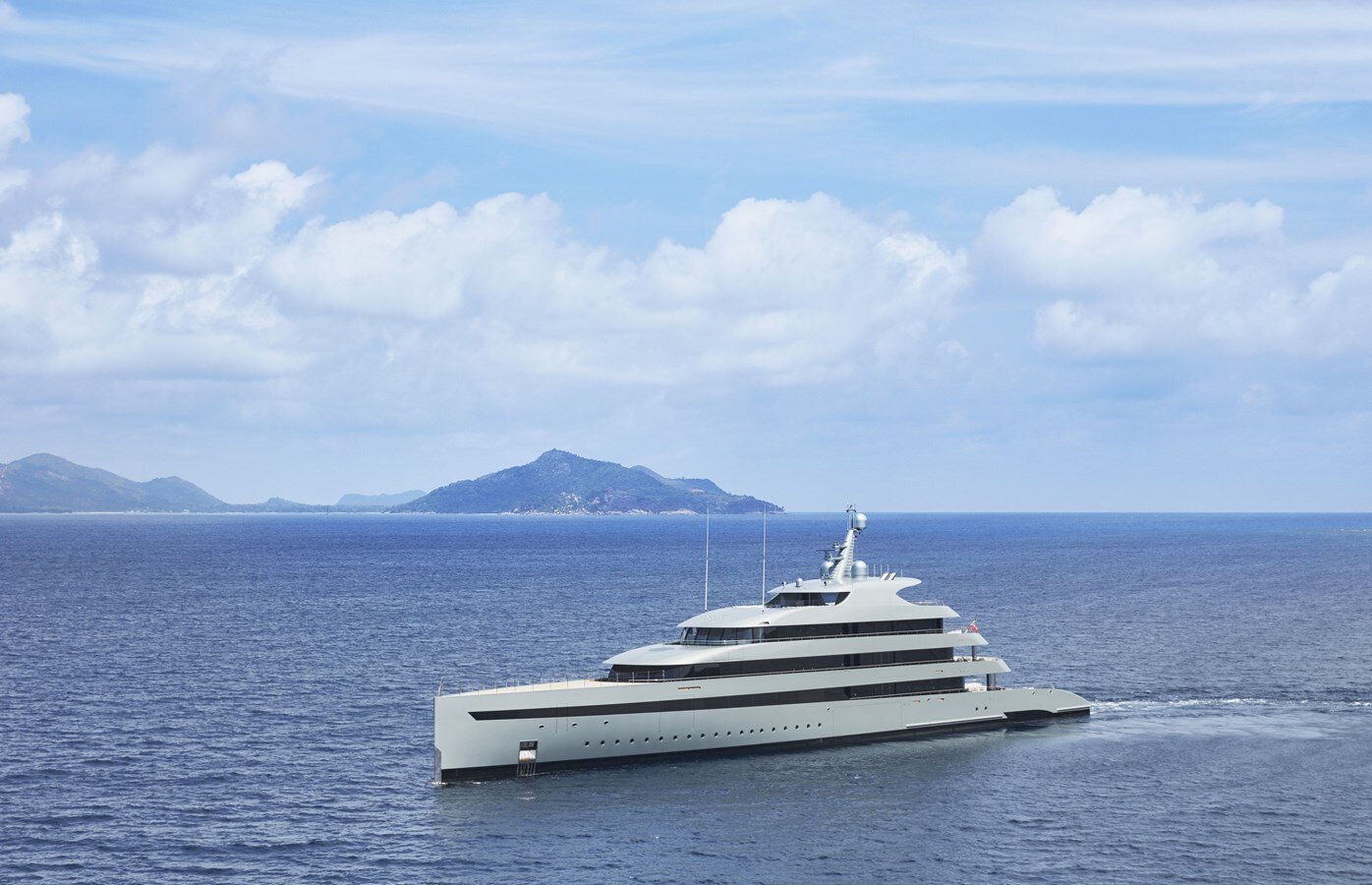 2015 FEADSHIP 274'