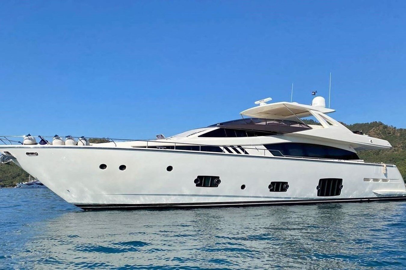 2015-ferretti-yachts-82-1-8a8228