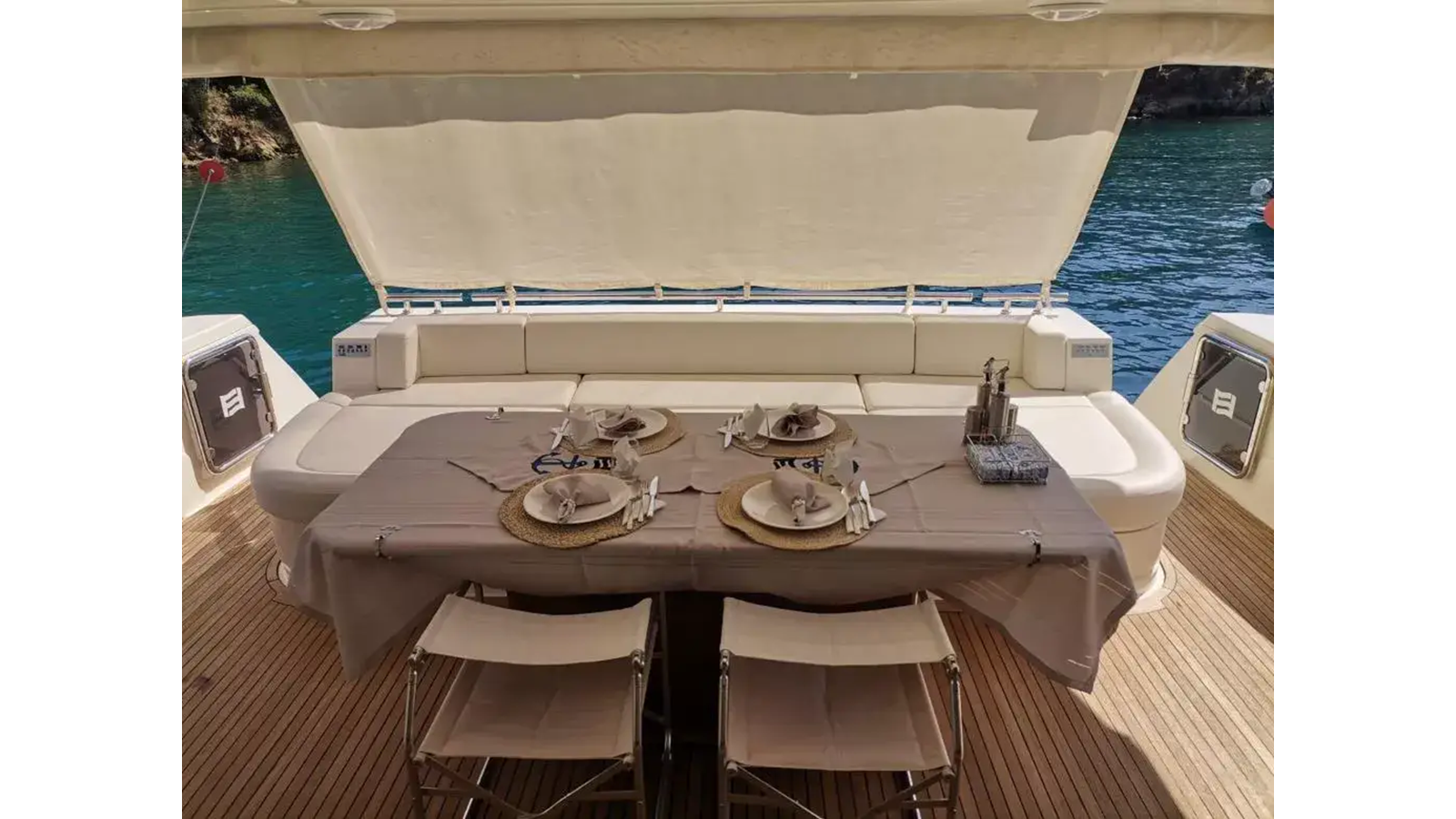 2015-ferretti-yachts-82-1-8a8228