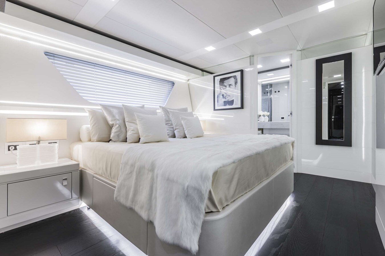 2015 FERRETTI YACHTS 92' 11