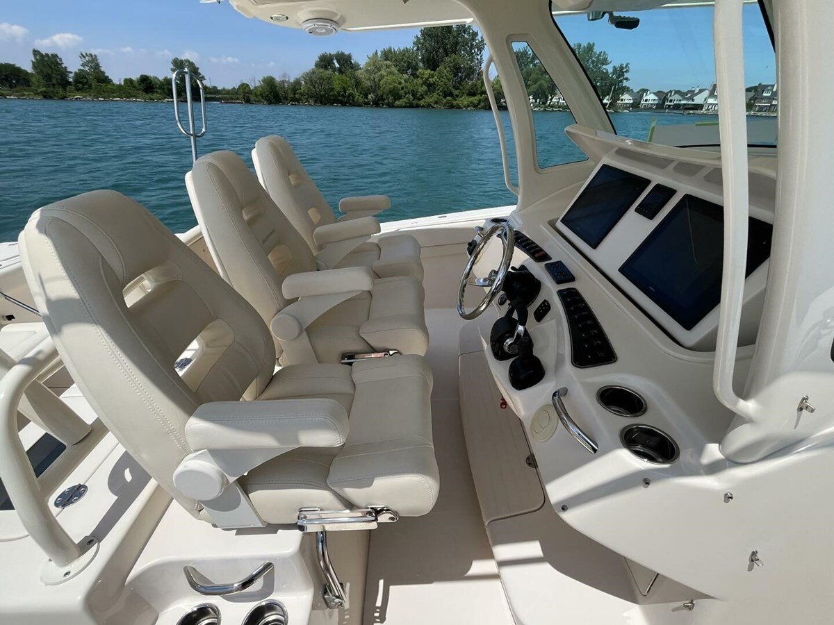 2015-grady-white-37-5e86aa