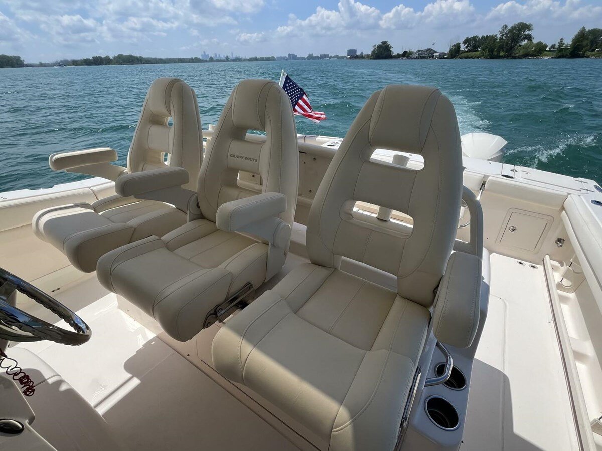 2015-grady-white-37-5e86aa