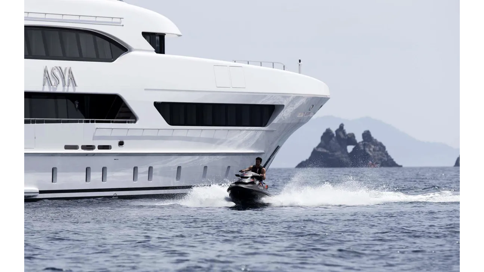 2015 HEESEN YACHTS 154' 3