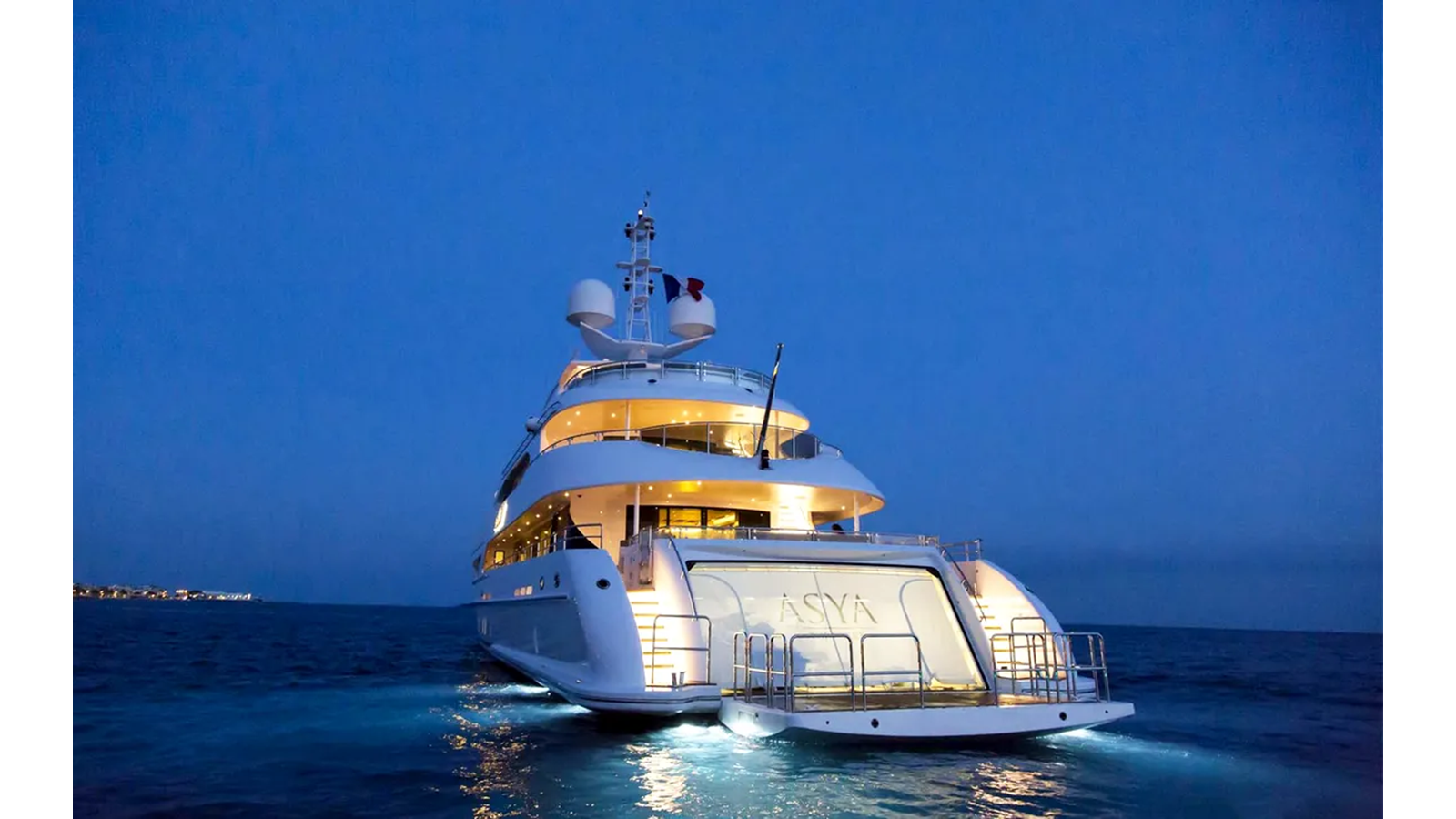 2015 HEESEN YACHTS 154' 3