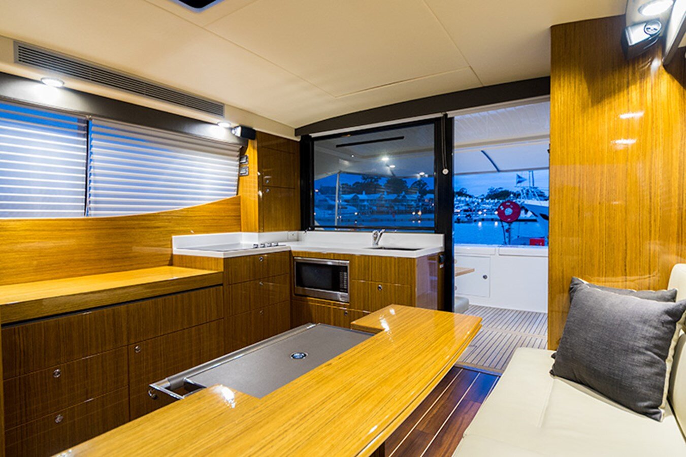 2015-maritimo-44-e14836