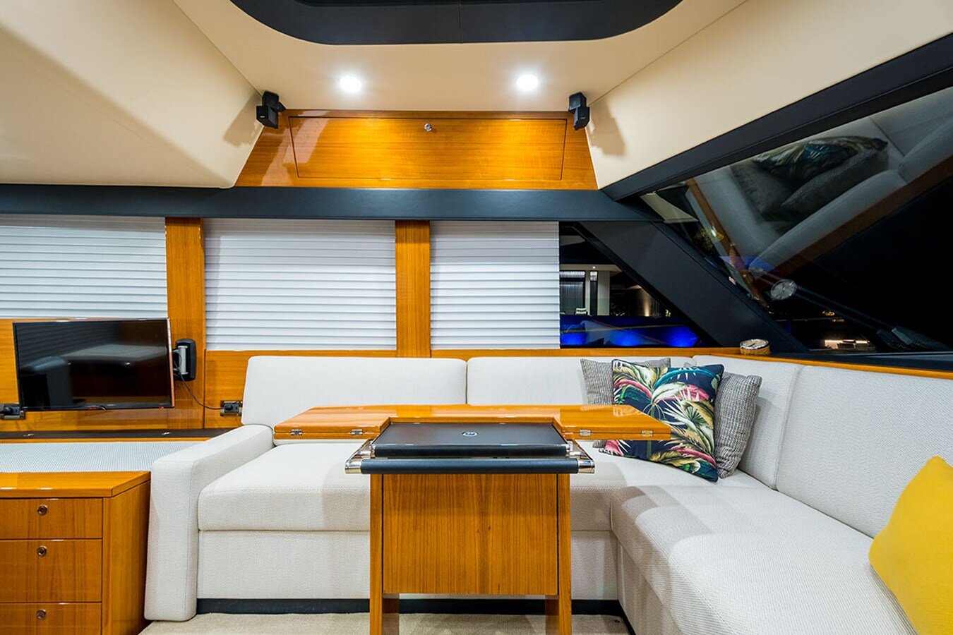 2015-maritimo-57-1-0b3f6c