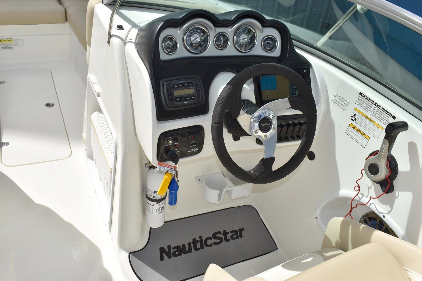 2015-nauticstar-24-077348