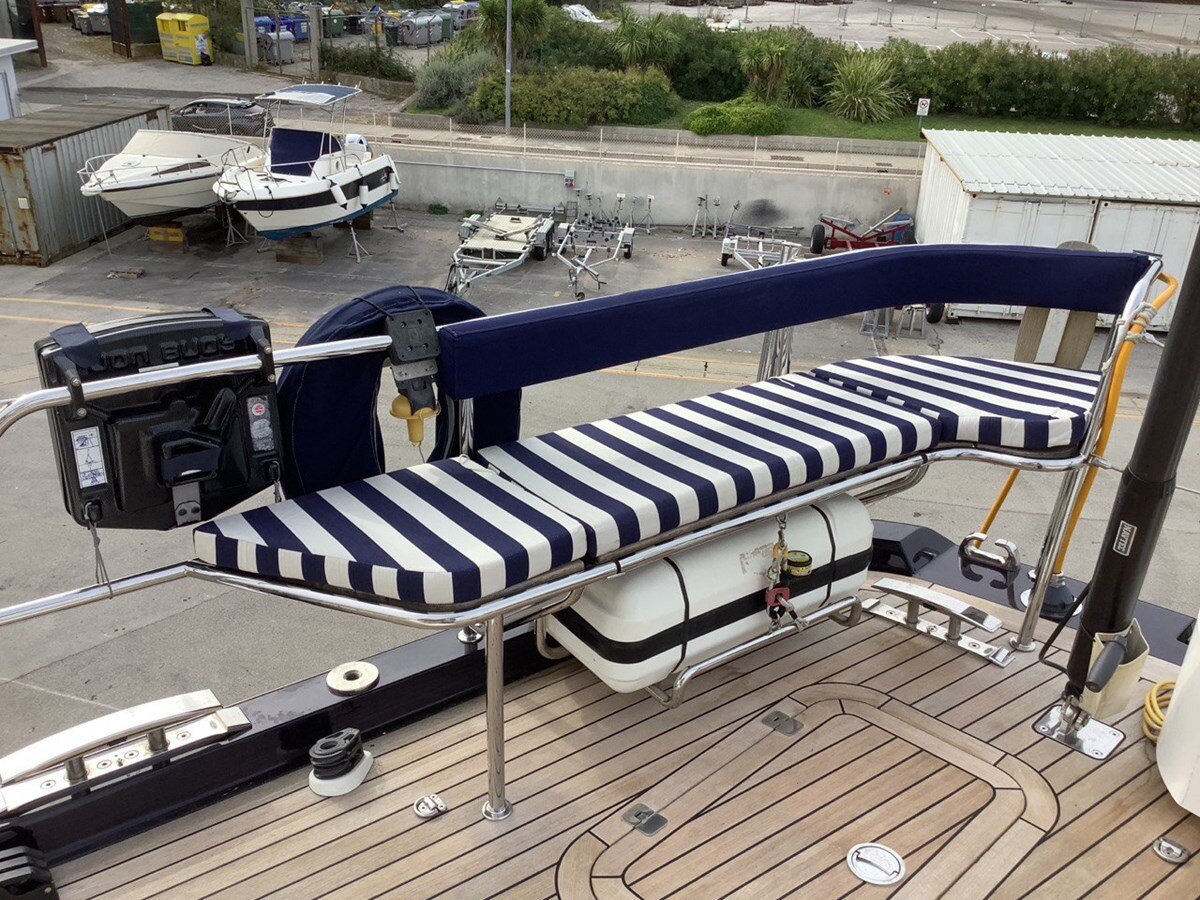 2015-oyster-yachts-88-11-f39435