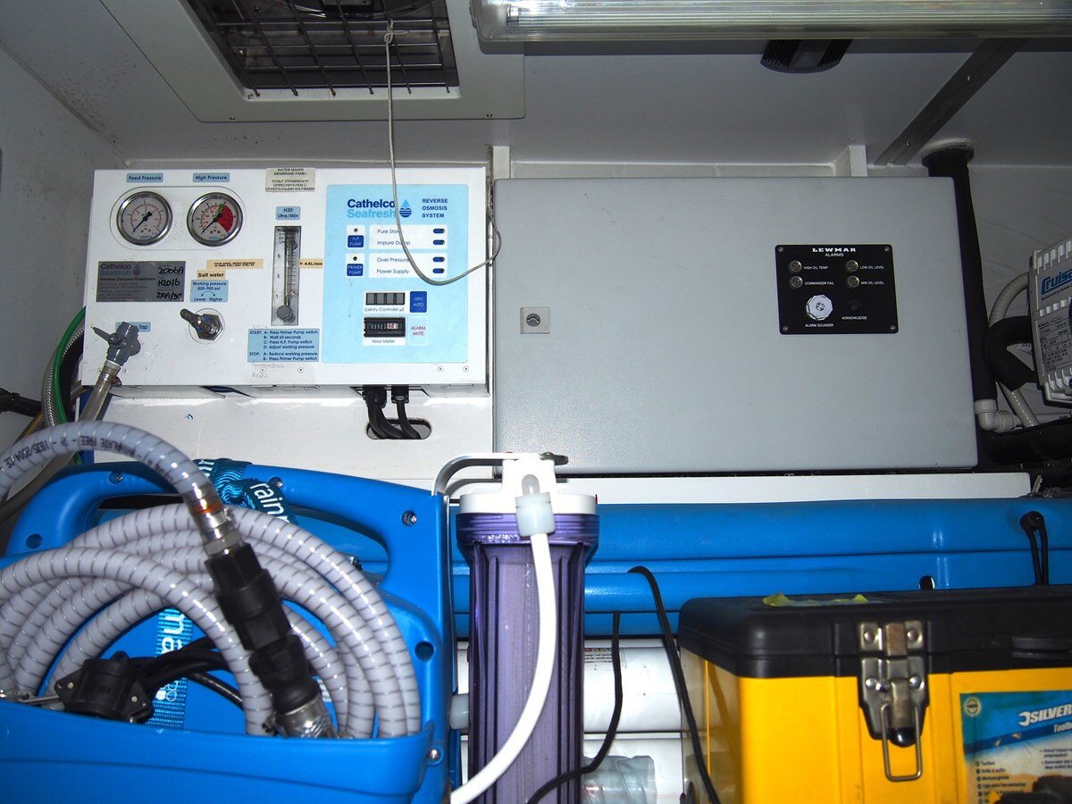 2015-oyster-yachts-88-11-f39435