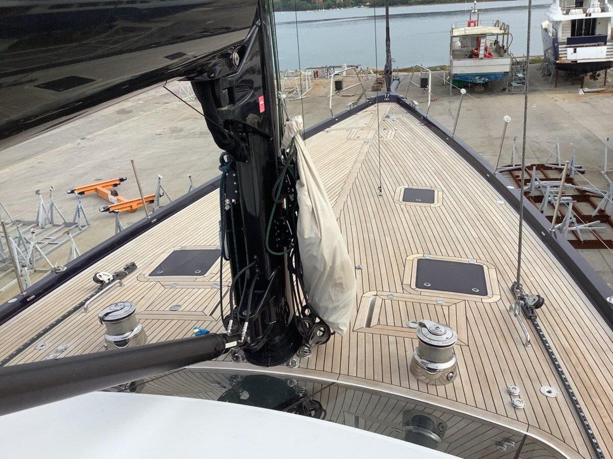 2015-oyster-yachts-88-11-f39435