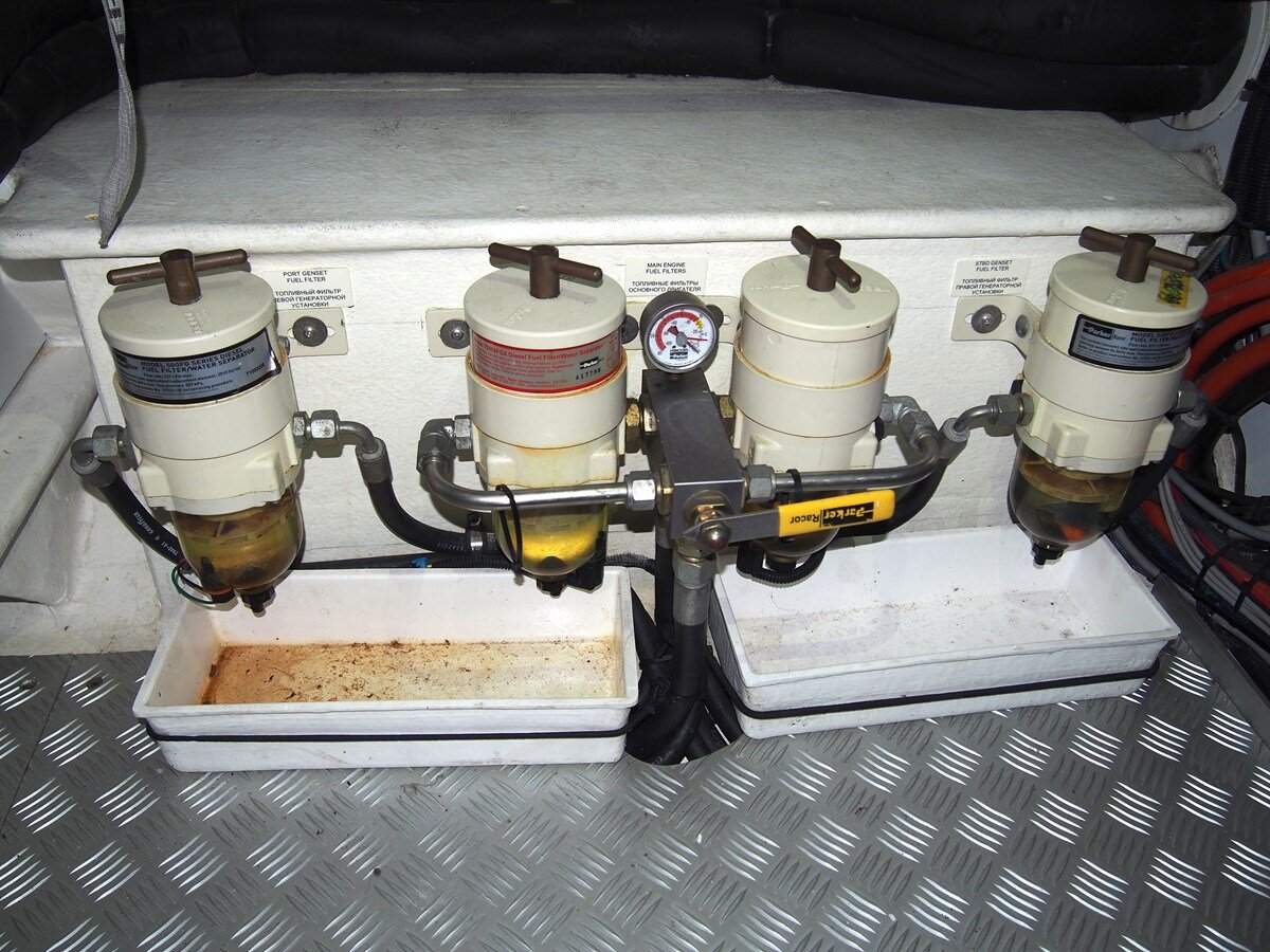 2015-oyster-yachts-88-11-f39435