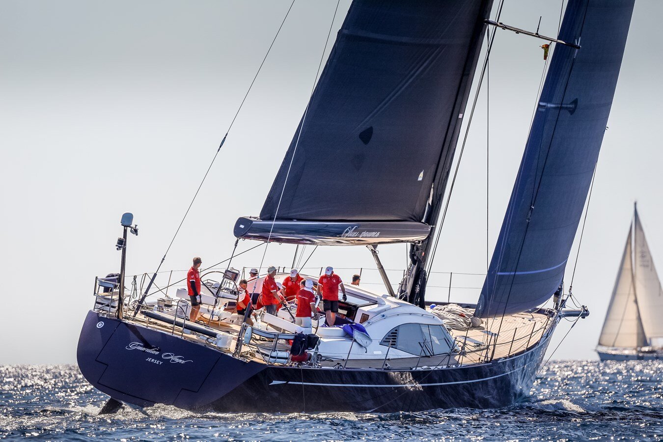 2015-oyster-yachts-88-11-f39435