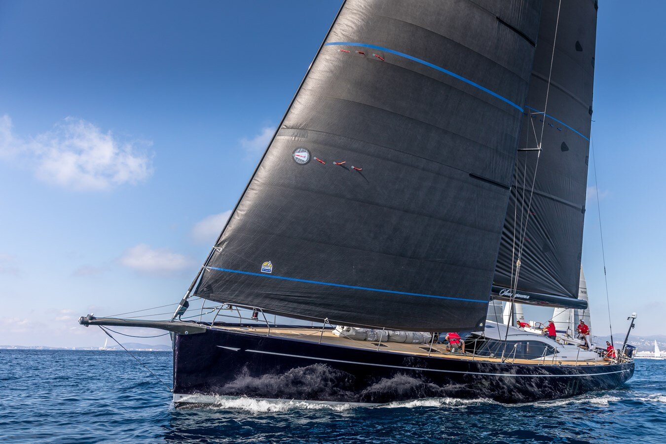 2015-oyster-yachts-88-11-f39435