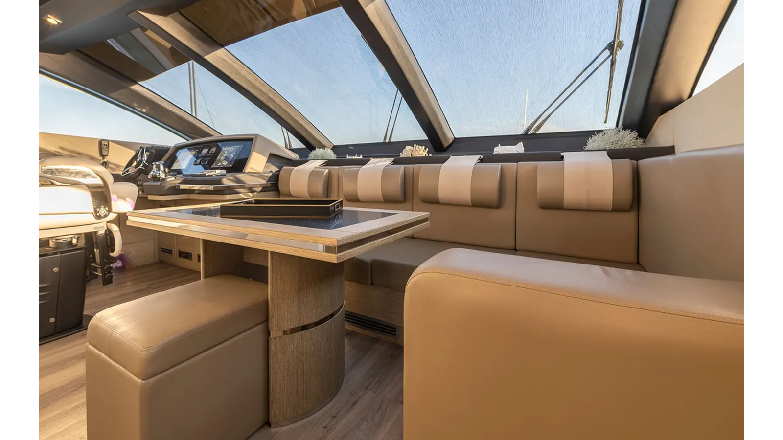 2015 PEARL MOTOR YACHTS 76' 6