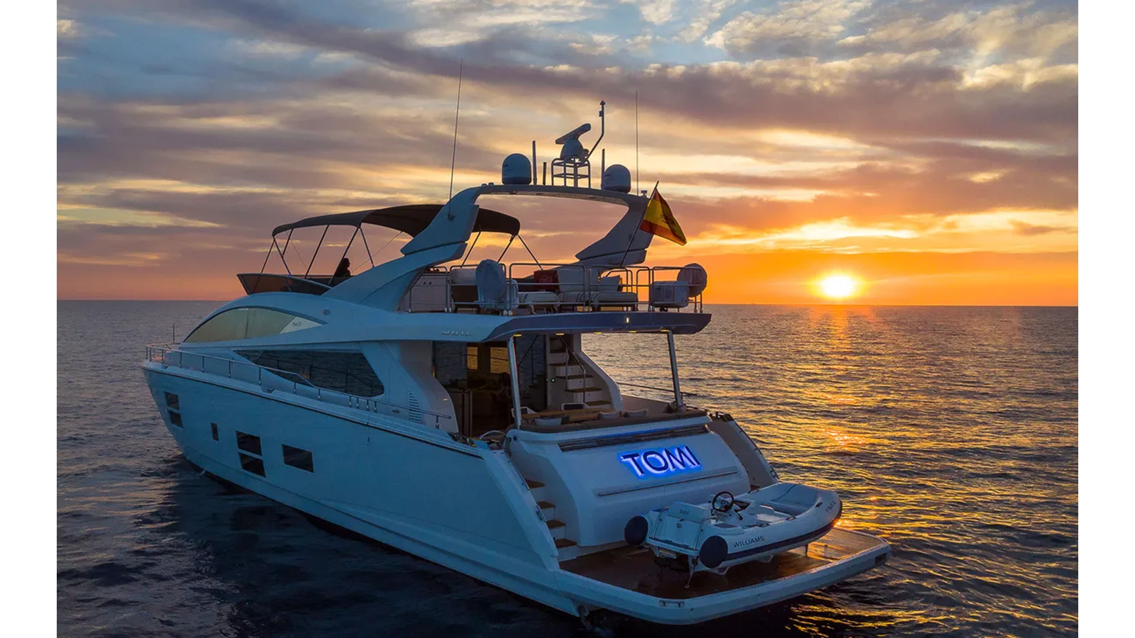 2015-pearl-motor-yachts-76-6-ae889a